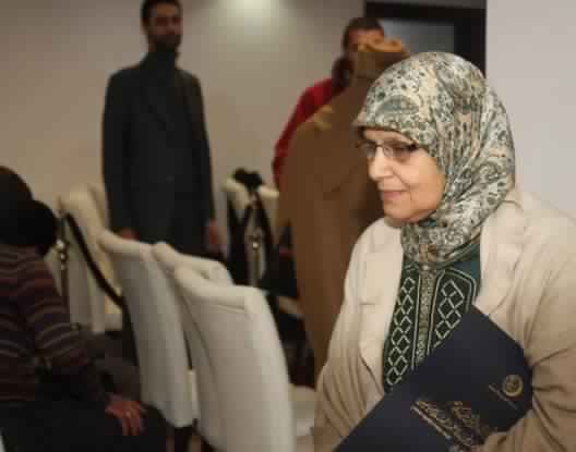دفن جثمان المرحومة خديجة المالكي أرملة عبد السلام ياسين بعد التزام أقربائها باحترام أحكام الشريعة الإسلامية (ولاية الرباط(