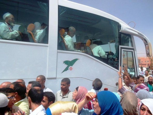 تنغير: عمالة الإقليم تُسخر حافلة خاصة لنقل الحجاج إلى مطار ورزازات