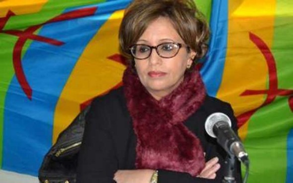 تتويج الفاعلة الأمازيغية أمينة بن الشيخ من طرف مركز حقوق الناس