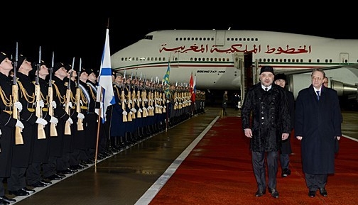 صاحب الجلالة يحل بالعاصمة الروسية موسكو