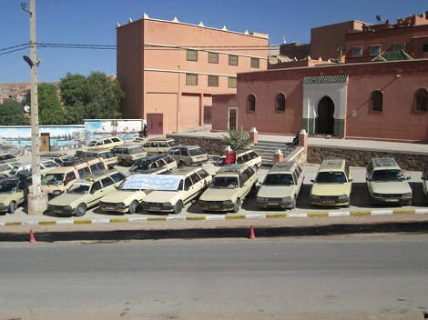 مواطنون يشتكون من غياب المداومة الليلية في قطاع النقل العمومي بمحوري قلعة مكونة وبومالن دادس