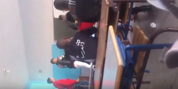 ورزازات …توقيف تلميذ قاصر على خلفية ظهوره في مقطع فيديو يوثق لتعريضه لإطار تربوي للعنف الجسدي (بلاغ)