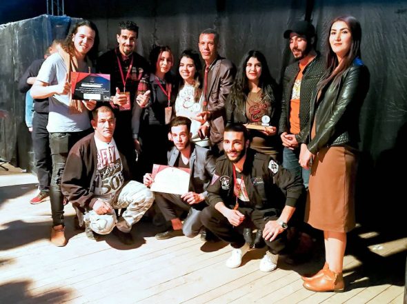 جوائز مهمة لمسرحية”الزيرو كولور” بمهرجان دولي بورزازت