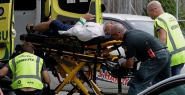 مذبحة في نيوزيلاندا.. عنصري يقتل حوالي 40 مسلما في مسجدين أثناء صلاة الجمعة