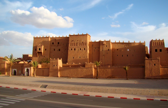 ورزازات ..المجلس الجماعي يثمن عاليا كل الخطوات والجهود المبذولة ويساهم بـ 4000 قفة لدعم الاسر المعوزة
