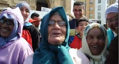 مغاربة يشيدون برئيس الحكومة في مسيرة نسائية مناهضة لابن كيران