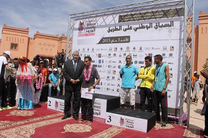 مهرجان الورود بقلعة مكونة: فوز يوسف ناصر”ذكور” ودنيا حجبي “اناث”بالسباق الوطني على الطريق