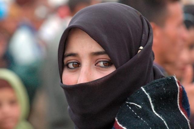 بالفيديو: صرخة مواطنة من أعالي إملشيل تطالب برفع التهميش و الإقصاء عن المنطقة