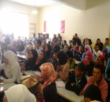 ثانوية أيت توخسين الإعدادية بنيابة تنغير تحتفي بالذكرى الأربعين للمسيرة الخضراء