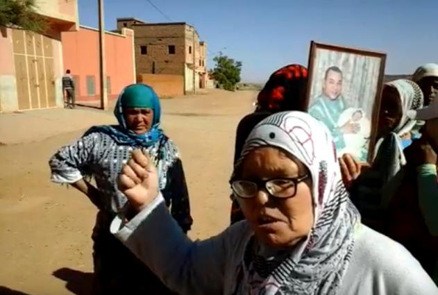 تنجداد : أرامل إزيلف تندد بغياب و غلاء تسعيرة التنقل بالمنطقة