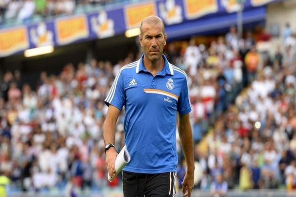 زيدان: “تدريب ريال مدريد تحد صعب لكنه محفز”
