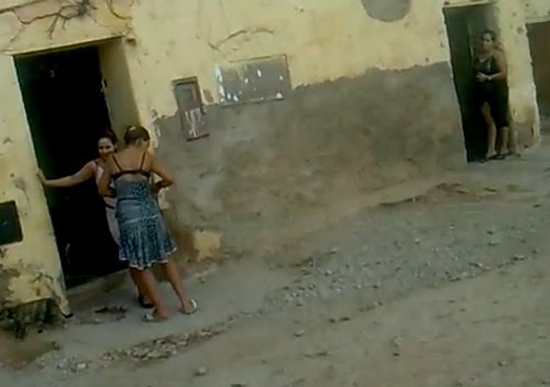 عاجل:محاصرة وكر للدعارة بتنغير قبل ان يتدخل الأمن ويوقف من بداخله بعد إصابات…