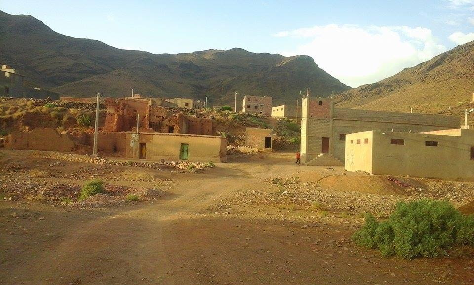 تنغير: سكان دوار تستيفت يناشدون المسؤولين لتوفير لهم حافلة للنقل المدرسي