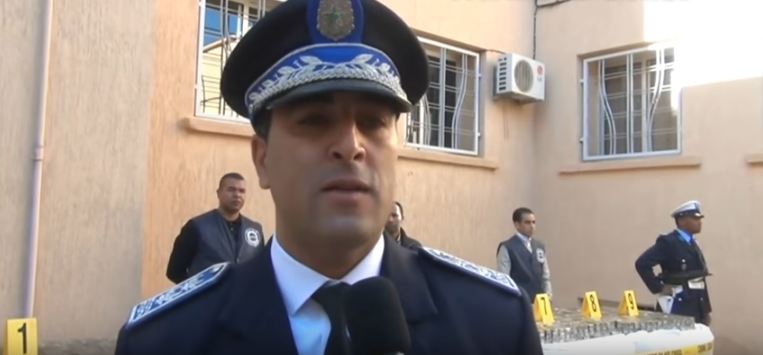 بالفيديو ..هكذا تم حجز حوالي نصف طن من مخدر الشيرا وتوقيف شخصين ضواحي مرزوكة