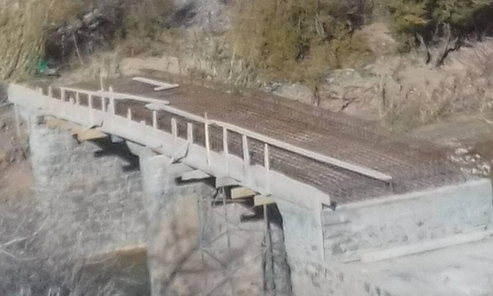 تنغير :بعد قنطرة أيت حمودن، سكان دوار تيلوت بجماعة أيت سدرات الجبل العليا يبنون قنطرتهم