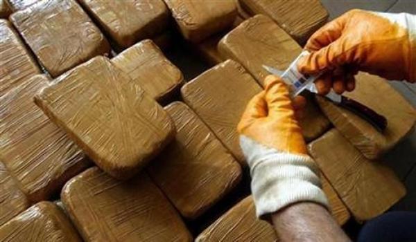 الرشيدية: رجال الحموشي يتمكنون من ضبط سيارة تحمل على متنها 900 كلغ من الحشيش
