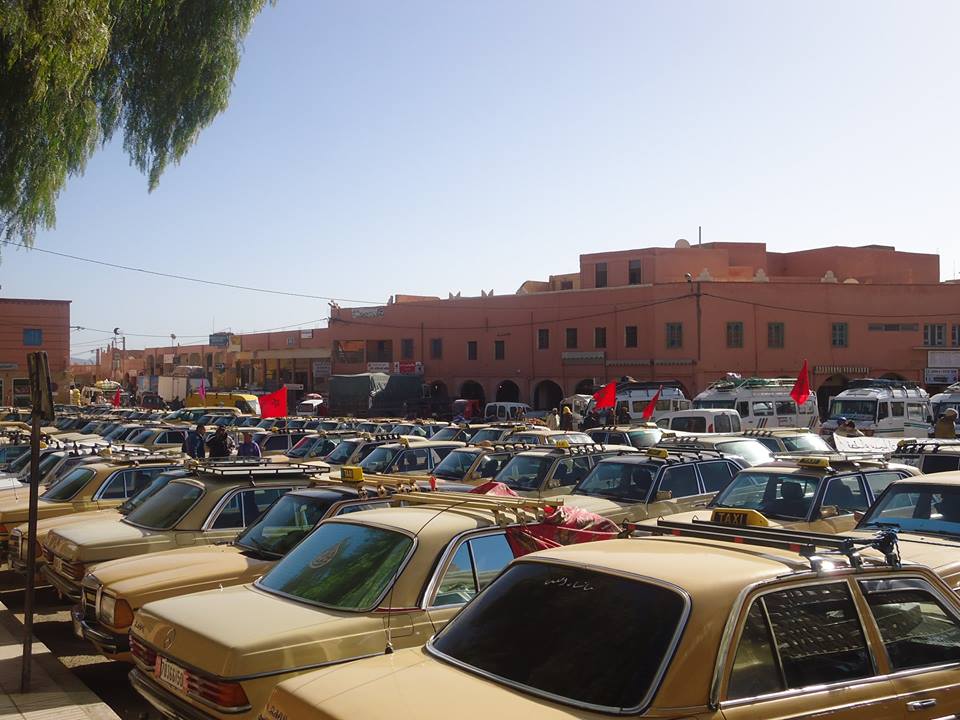 سكان حاضرة تنغير يشْكون غياب وسائل النقل