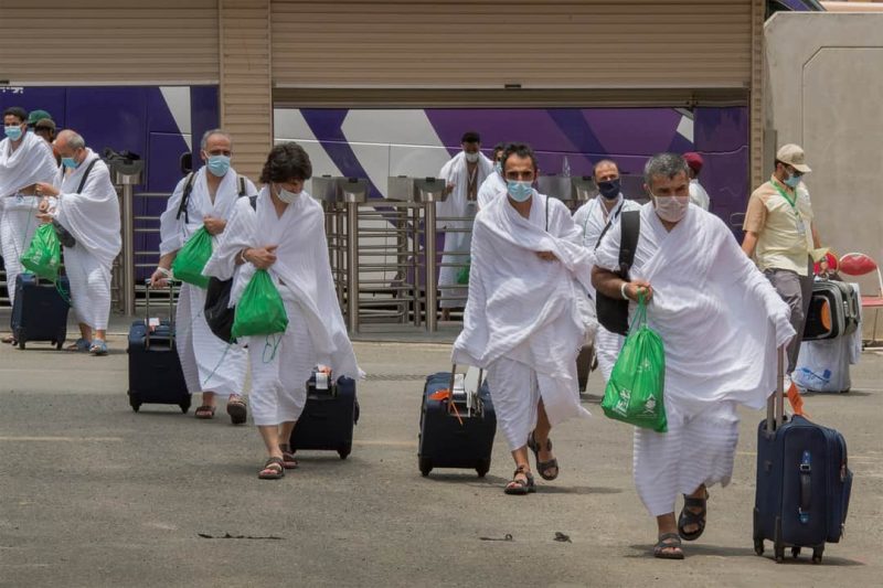 الحج في زمن كورونا.. حجاج بيت الله يؤدون شعيرة الوقوف بعرفة