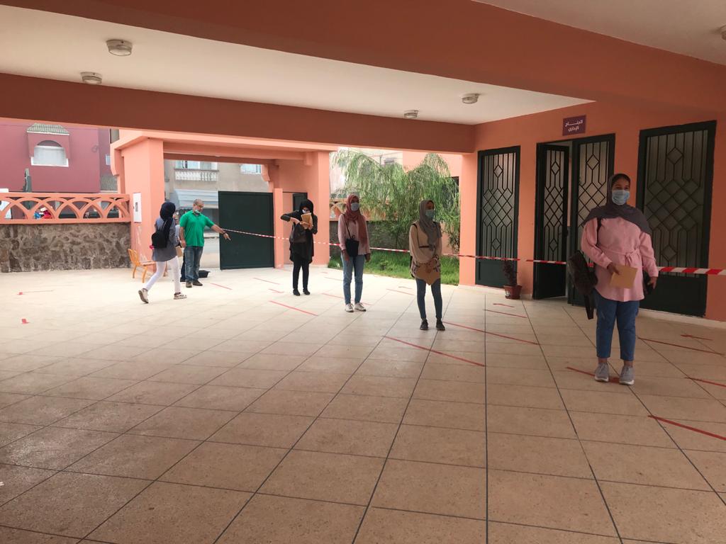 الجديدة..استقبال التلاميذ بالثانوية التأهيلية ابن البناء المراكشي في احترام تام للتدابير الوقائية والصحية اللازمة