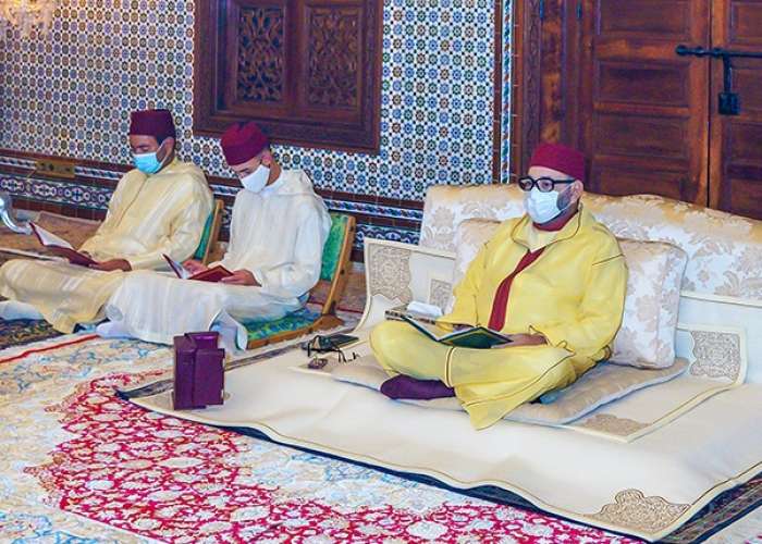 أمير المؤمنين يحيي ليلة المولد النبوي الشريف