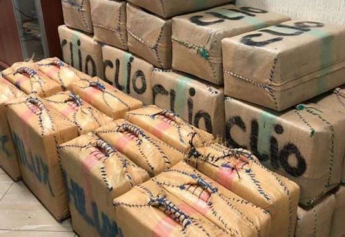 الرشيدية : ضبط 9 إبل محملة بطُن من المخدرات