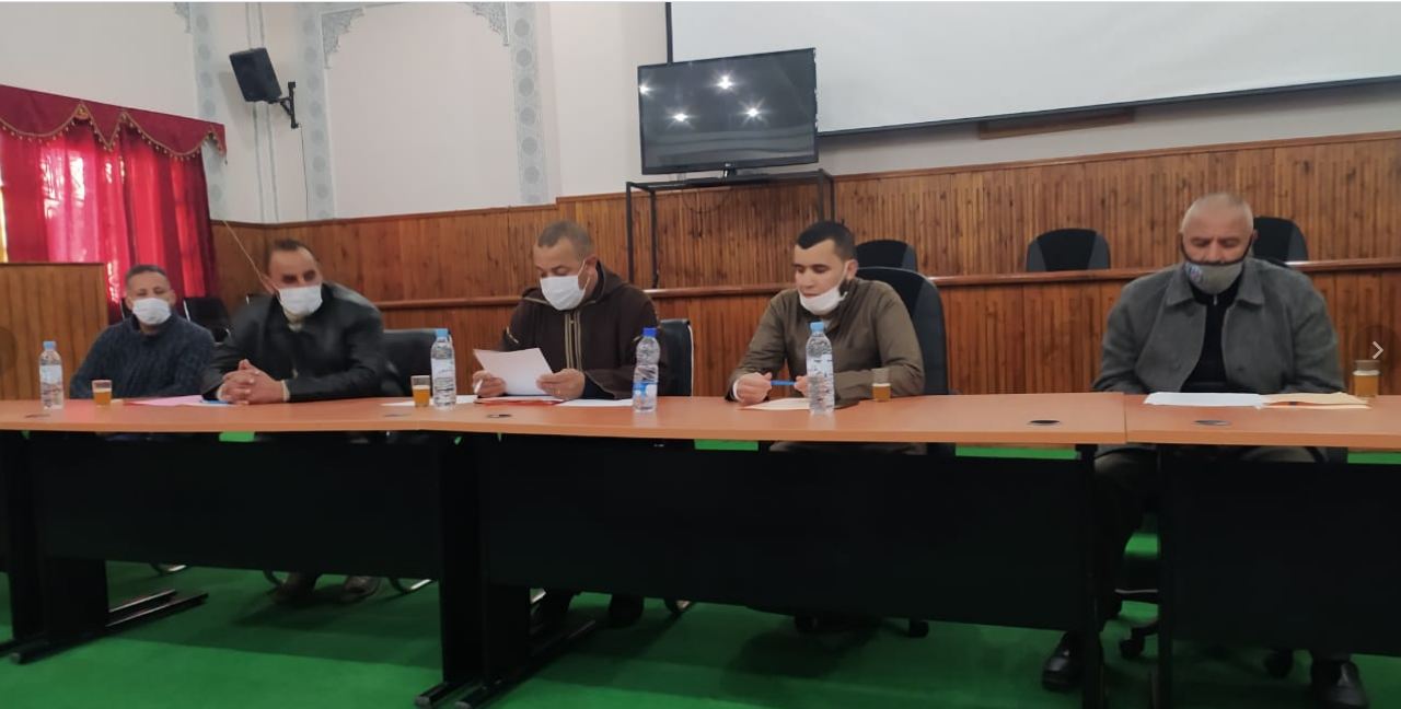 تأسيس ودادية للتجار والمهنيين بقلعة مكونة وانتخاب داود حسيني رئيسا لها”.