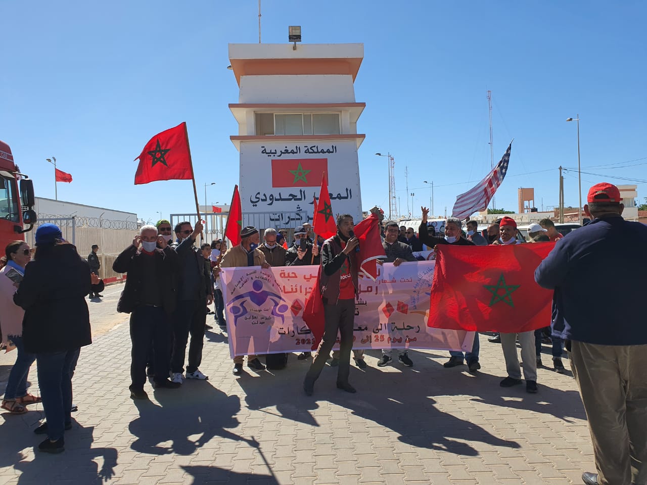 الجمعية الوطنية للتربية والثقافة جهة درعة تافيلالت تنظم رحلة إلى الكركارات