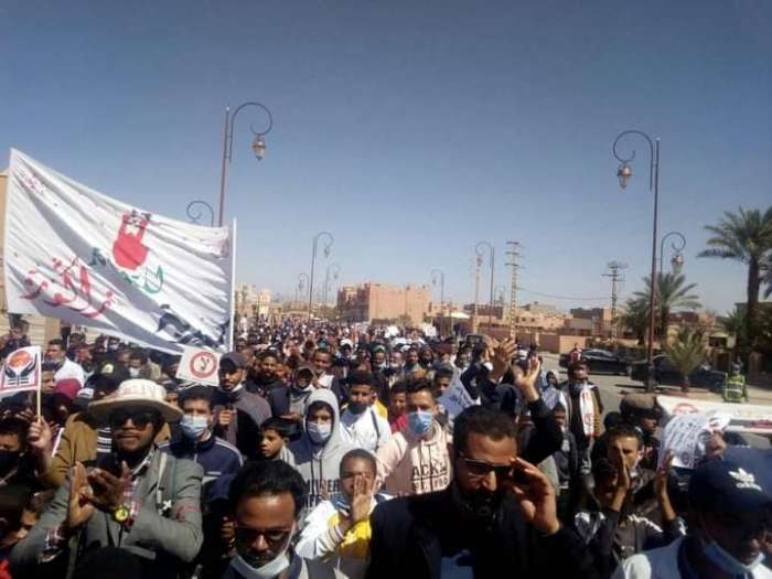 لليوم الثاني على التوالي .. الأساتذة يصعدون ضد أمزازي ويشلون المؤسسات التعليمية