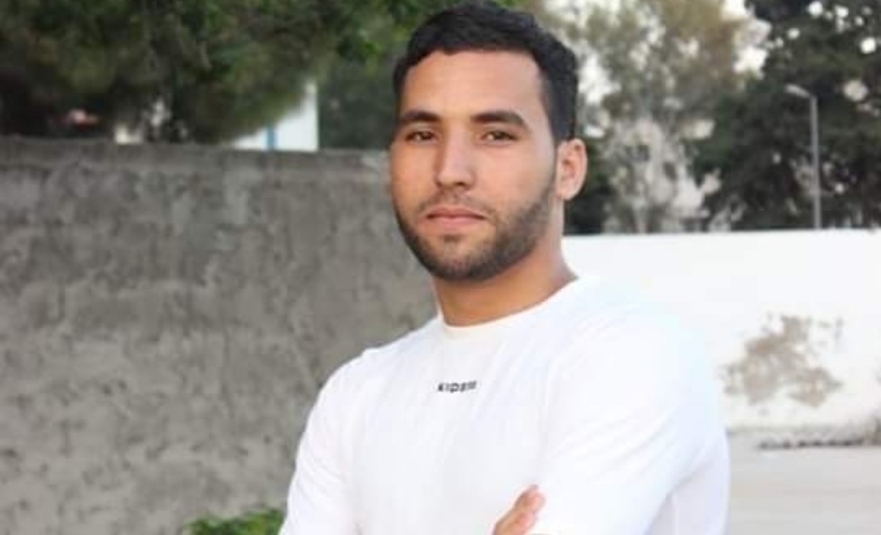 ” سيزيف سيحطّم الصخرة “