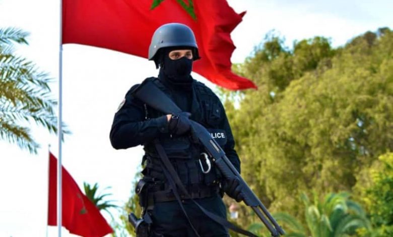 مدينة طنجة.. حجز طن و354 كلغ من مخدر الشيرا وتوقيف تسعة أشخاص للاشتباه في ارتباطهم بشبكة للتهريب الدولي للمخدرات (بلاغ)