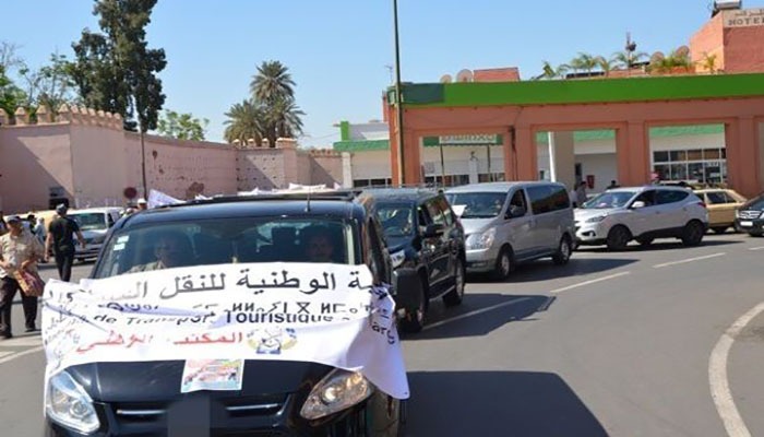 مهنيو النقل السياحي يطالبون بتجميد ديونهم