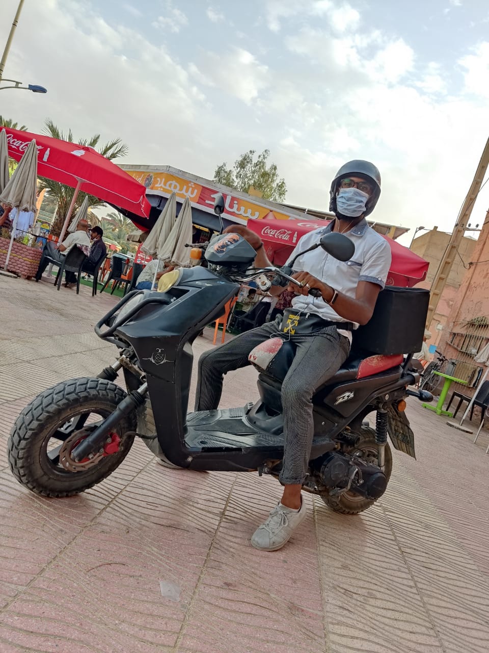 شاب من الرشيدية يبدع في محاربة البطالة بمشروع “ألو تيكا جيب ليا”