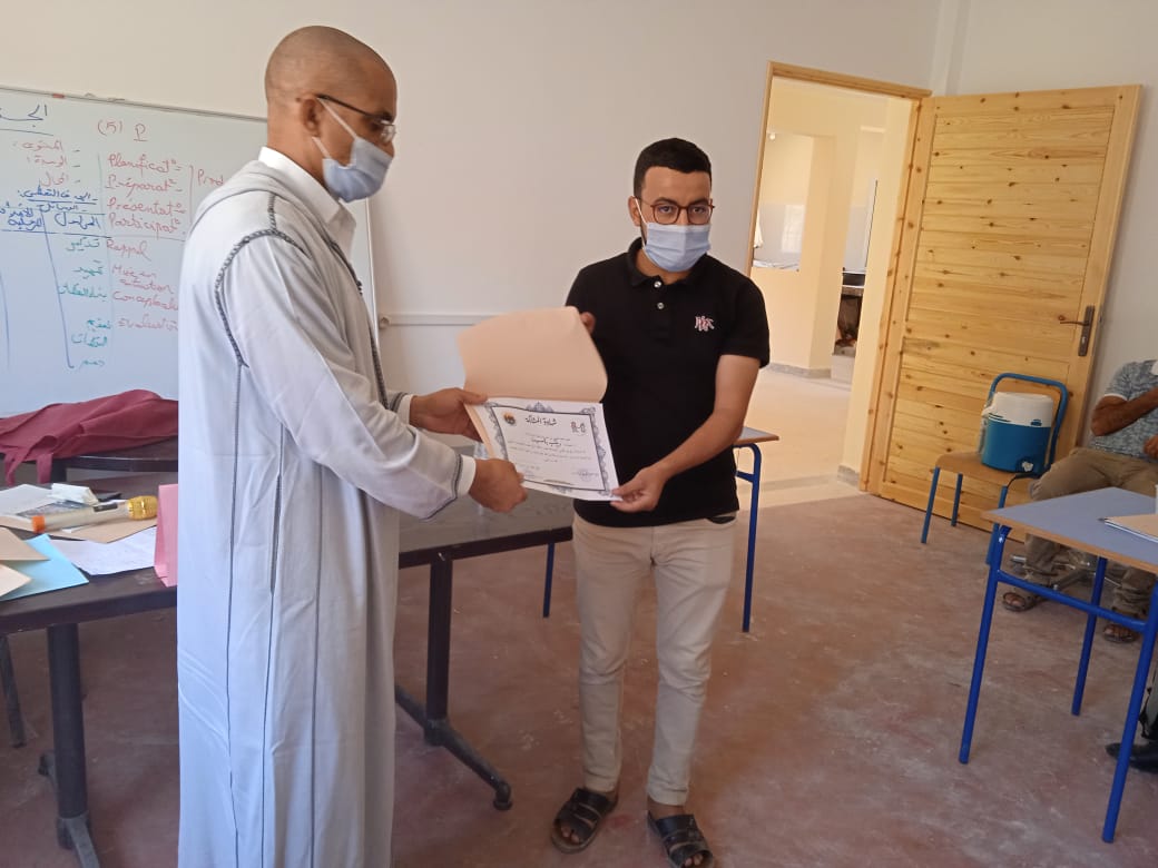 جمعية الطريق إلى المدرسة أيت أودينار و جمعية ايت سدرات للتنمية تنظمان يوما تكوينا للمقبلين على مباريات التعليم