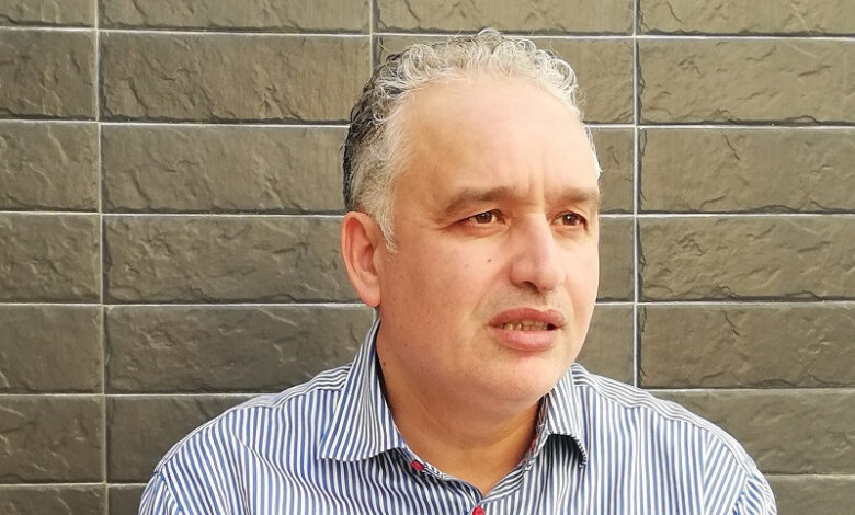 الدكتور الطيب حمضي : “التلقيح، السبيل الوحيد للخروج من الأزمة الوبائية”