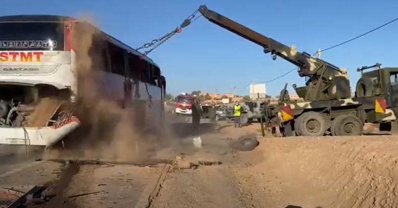 مصرع شخصين و 12 جريحا في انقلاب حافلة بورزازات