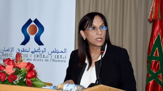 المجلس الوطني لحقوق الإنسان ينتقد حكومة أخنوش بسبب “جواز التلقيح”