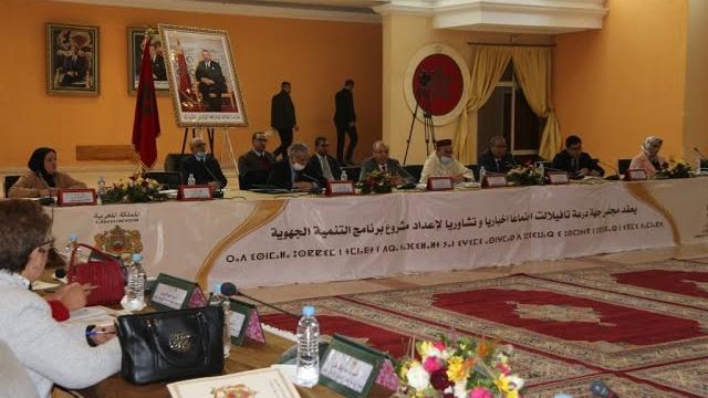 شاهد….أبرو يترأس اجتماعا إخباريا وتشاوريا في إطار إعداد مشروع برنامج التنمية الجهوية لدرعة تافيلالت