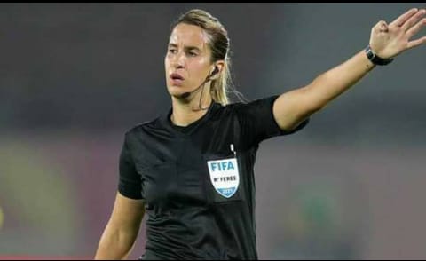 نهاية كأس العرش بقيادة أنثوية
