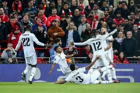 دوري أبطال أوروبا: الريال يذل ليفربول بالخمسة ونابولي يتفوق على فرانكفورت بثنائية