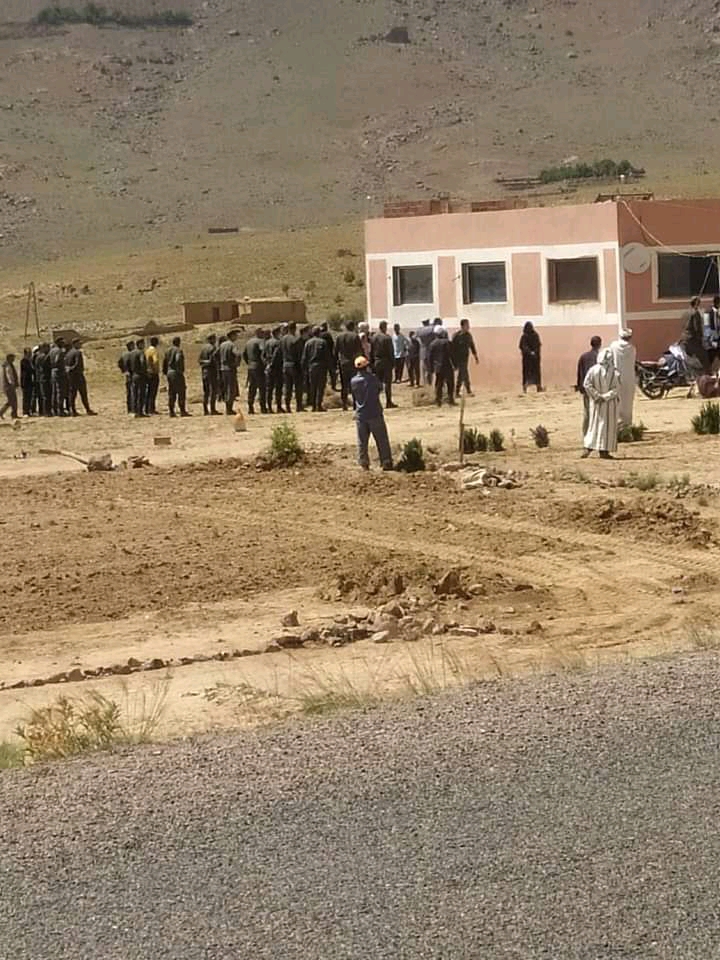بأمر قضائي …هدم بناية مقهى غير مرخصة بجماعة اكنيون