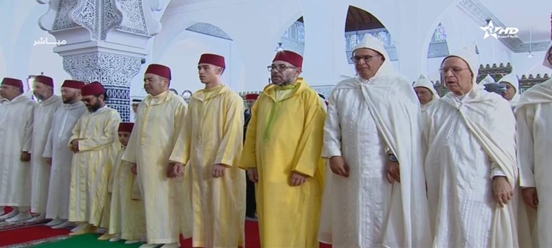 أمير المؤمنين يؤدي صلاة عيد الأضحى ويتقبل التهاني بهذه المناسبة السعيدة