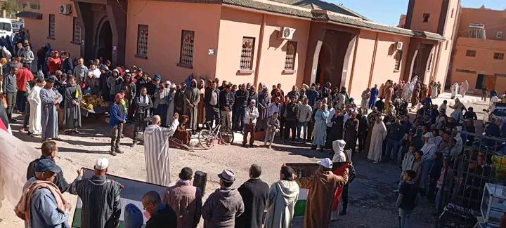بحضور مشدد للبوليس .. وقفة تضامنية مع ضحايا الحرب على غزة بتنغير