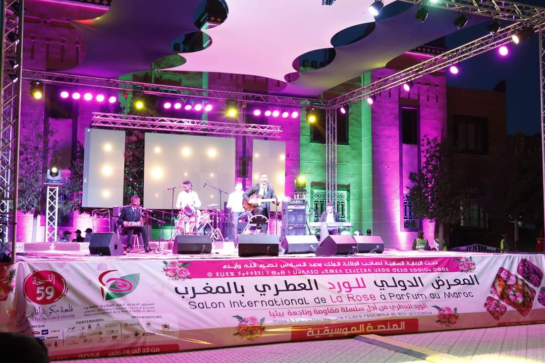 قلعة امكونة: سهرة فنية “بهيجة” وسط حضور الآلاف من الجماهير