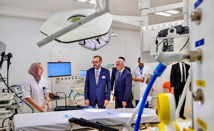جلالة الملك يعطي تعليماته السامية لإطلاق العمل بمستشفى محمد السادس بالحسيمة، ومستشفى الزموري بالقنيطرة