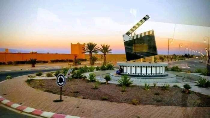 كارثة…خدمات الطبخ غير المرخصة داخل عيادة بيطرية مهجورة بورزازات موجهة لطاقم تصوير فيلم ضخم