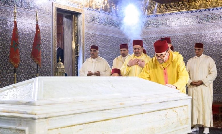 الملك يُحيي الذكرى الـ 26 لوفاة الراحل الحسن الثاني